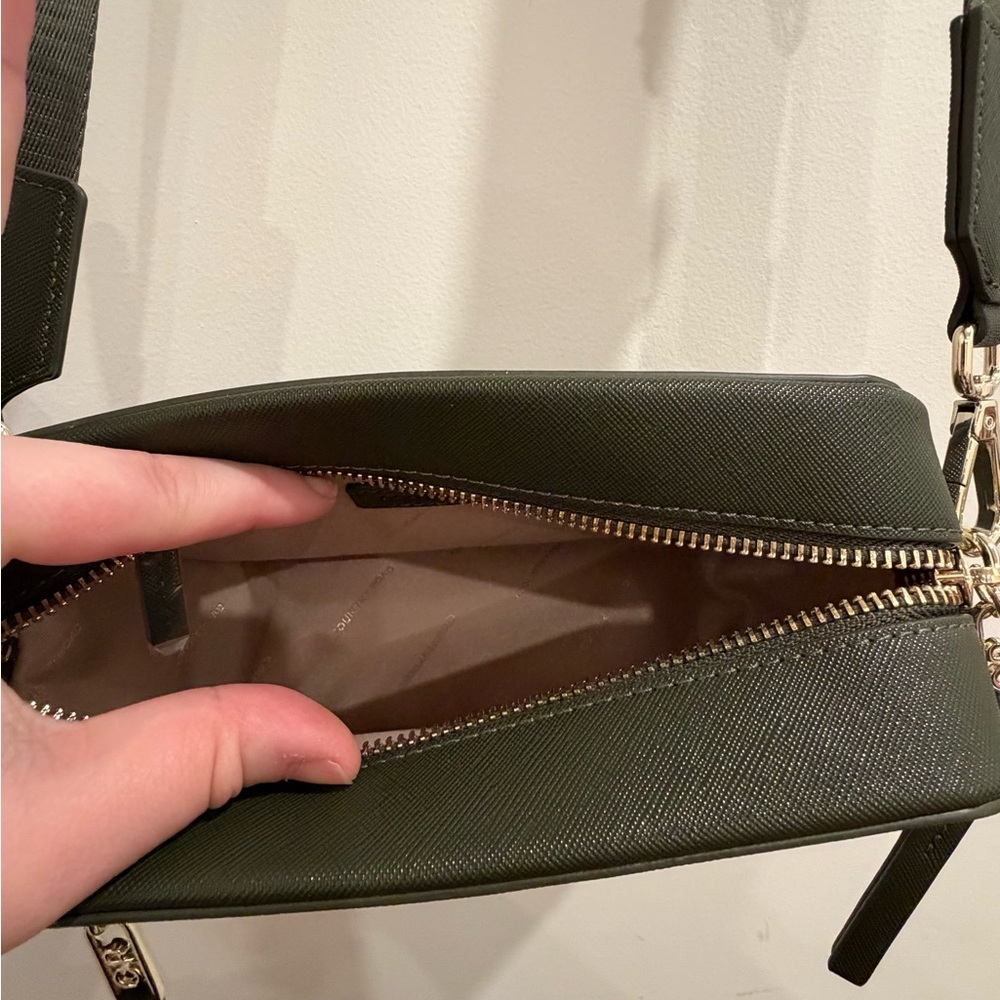 Country Road Women’s Dark Olive Green Crossbody Bag - Picture 6 of 6